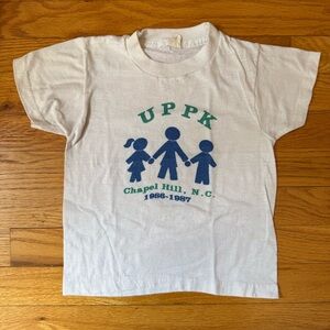 Vintage 80s UPPK Chapel Hill NC Kids' White Graphic Tee - Blue & Green Print